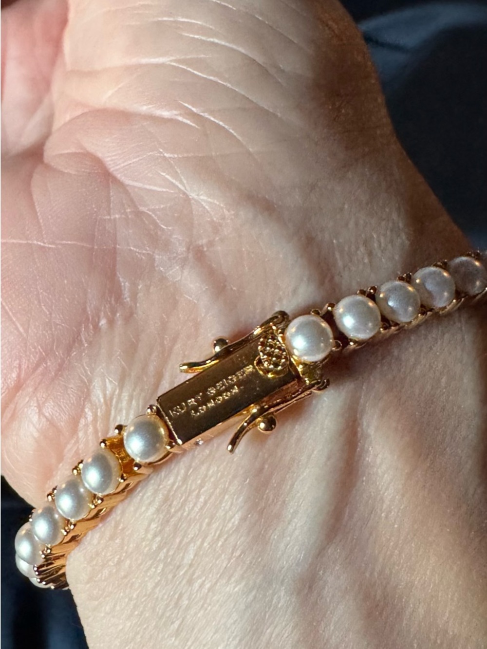 Kurt Geiger Gold Pearl  Bracelet with Lion Head Accent - Picture 5 of 6